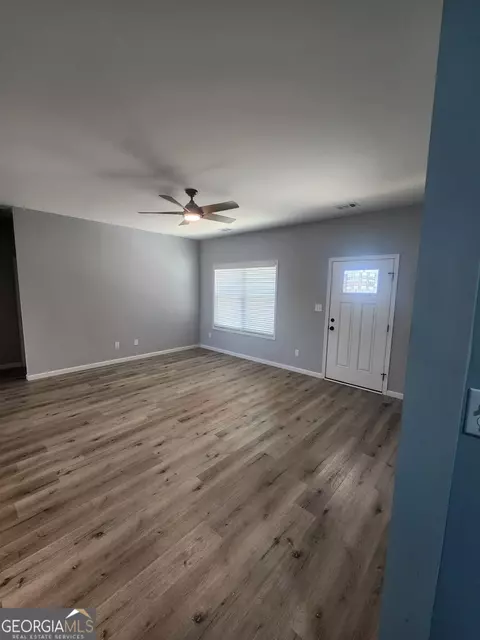Living - 129 Amanda Dr, Byron, GA 31008 photo 1 of 2
