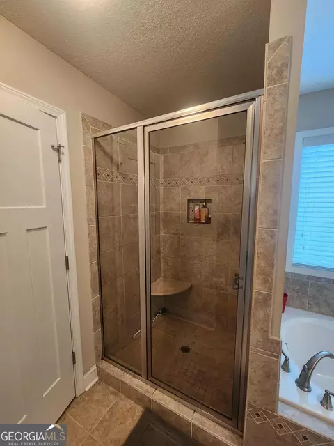 Bath - 129 Amanda Dr, Byron, GA 31008 photo 3 of 6