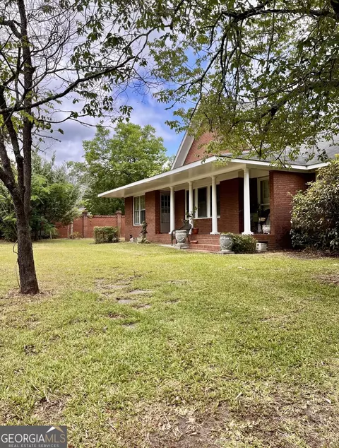 218 A 2nd St, Glenwood, GA 30428