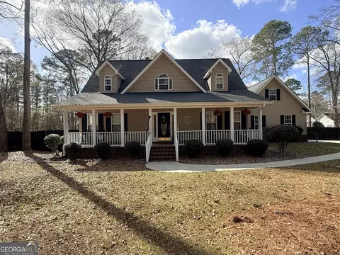 1523 Country Walk Dr, Statesboro, GA 30458