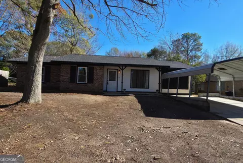213 Stratford Dr, Warner Robins, GA 31088