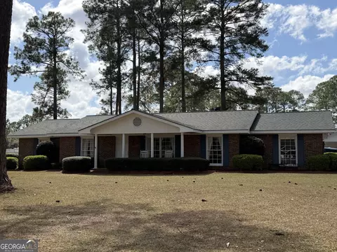 122 Delacy St, Eastman, GA 31023