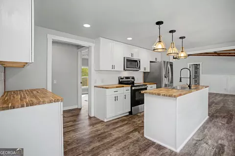 Kitchen - 50 Webb Rd, Franklin, GA 30217 photo 3 of 3