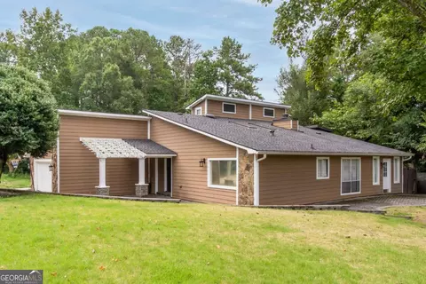 1050 Terramont Dr, Roswell, GA 30076