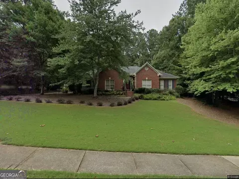 140 Lakeland Cir, Fayetteville, GA 30215