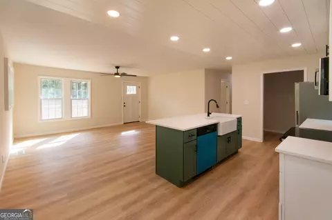 Living - 158 Glenn Rd, Lagrange, GA 30240 photo 2 of 3