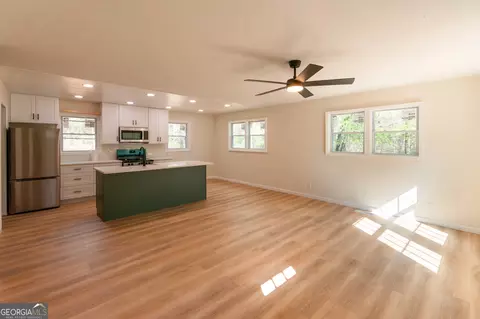 Living - 158 Glenn Rd, Lagrange, GA 30240 photo 3 of 3