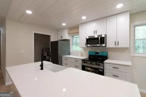 Kitchen - 158 Glenn Rd, Lagrange, GA 30240 photo 1 of 2
