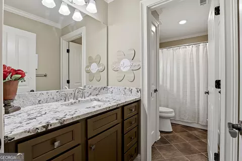 Bath - 235 Ashmere Ct, Tyrone, GA 30290 photo 6 of 8