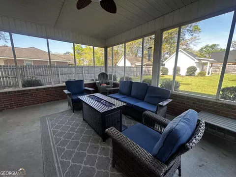 Exterior - 100 Cheek Dr, Dublin, GA 31021 photo 7 of 8