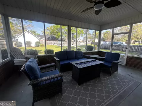 Exterior - 100 Cheek Dr, Dublin, GA 31021 photo 6 of 8