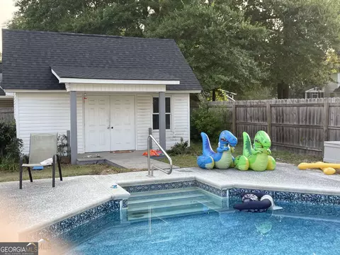 Exterior - 100 Cheek Dr, Dublin, GA 31021 photo 5 of 8