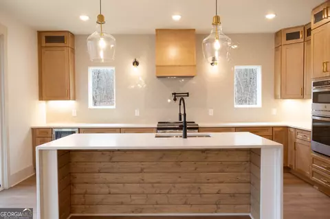Kitchen - 154 Planters Crk, Baldwin, GA 30511 photo 2 of 6