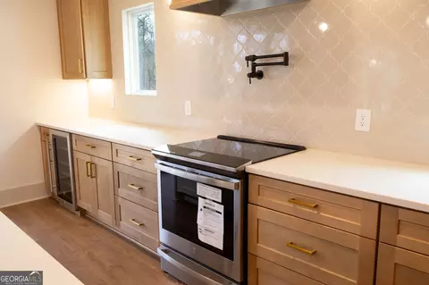 Kitchen - 154 Planters Crk, Baldwin, GA 30511 photo 5 of 6