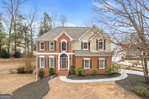2120 Blackhawk Trl, Lawrenceville, GA 30043