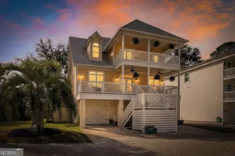 101 Cathead Ln, Darien, GA 31305