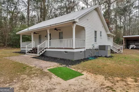 Exterior - 418 Flintside Dr, Cobb, GA 31735 photo 2 of 11