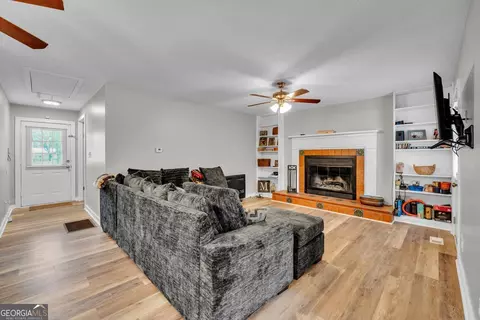 Living - 418 Flintside Dr, Cobb, GA 31735 photo 1 of 1