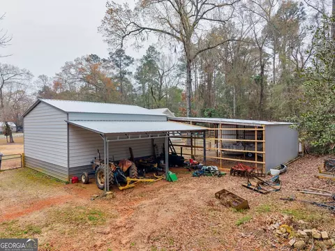 Exterior - 418 Flintside Dr, Cobb, GA 31735 photo 9 of 11