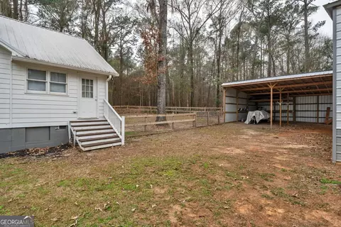 Exterior - 418 Flintside Dr, Cobb, GA 31735 photo 8 of 11
