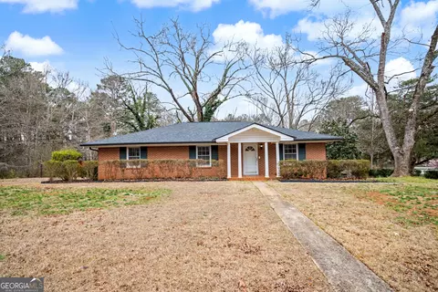 223 Standing Rock Rd, Senoia, GA 30276