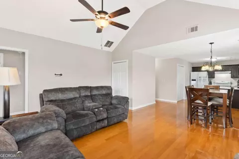 Entry Way - 132 Millstone Dr, Commerce, GA 30530 photo 2 of 2