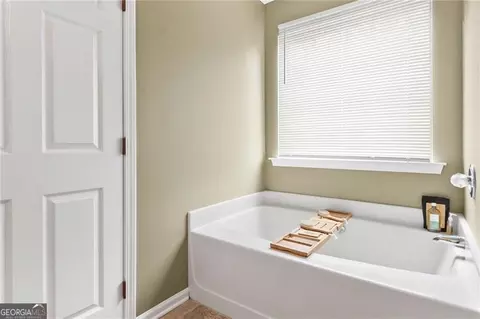Bath - 132 Millstone Dr, Commerce, GA 30530 photo 1 of 1