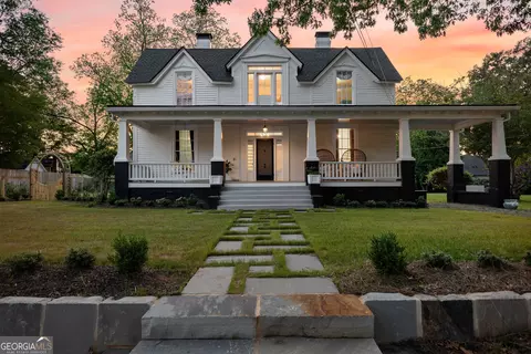 15 Robinson St, Newnan, GA 30263