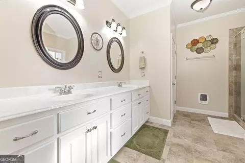 Bath - 1046 Chase Rd, Cornelia, GA 30531 photo 1 of 5