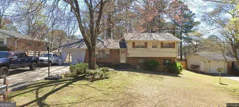 635 Hickory Ct, Forest Park, GA 30297