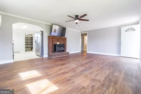 Living - 1774 Union Point Rd, Stephens, GA 30667 photo 3 of 7