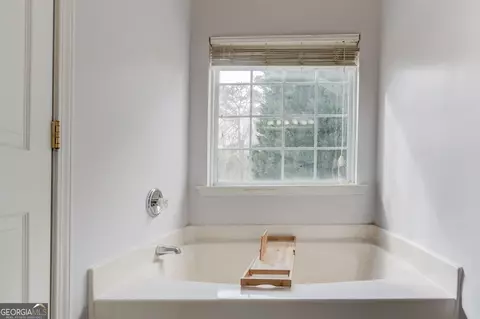 Bath - 925 Tigers Way, Monroe, GA 30655 photo 2 of 4