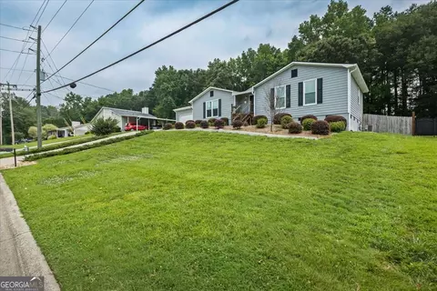 2711 Bluffton Rd, Buford, GA 30519