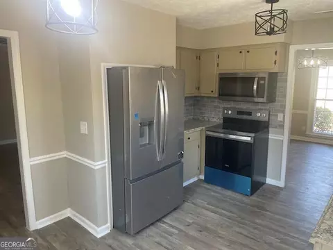 Kitchen - 115 Meadowland Trl, Lagrange, GA 30240 photo 1 of 1