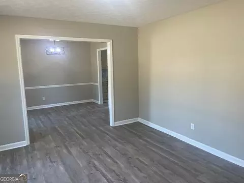 Living - 115 Meadowland Trl, Lagrange, GA 30240 photo 3 of 5