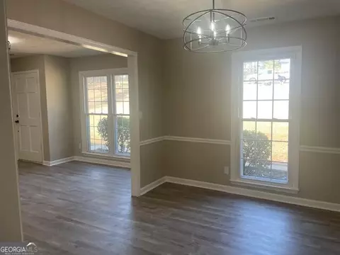 Living - 115 Meadowland Trl, Lagrange, GA 30240 photo 1 of 5