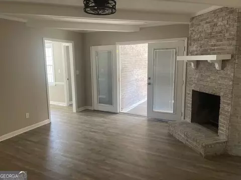 Living - 115 Meadowland Trl, Lagrange, GA 30240 photo 4 of 5