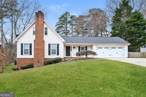 407 Stokesay Dr, Lawrenceville, GA 30046