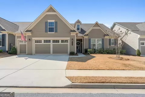 111 Red Maple Dr, Peachtree City, GA 30269