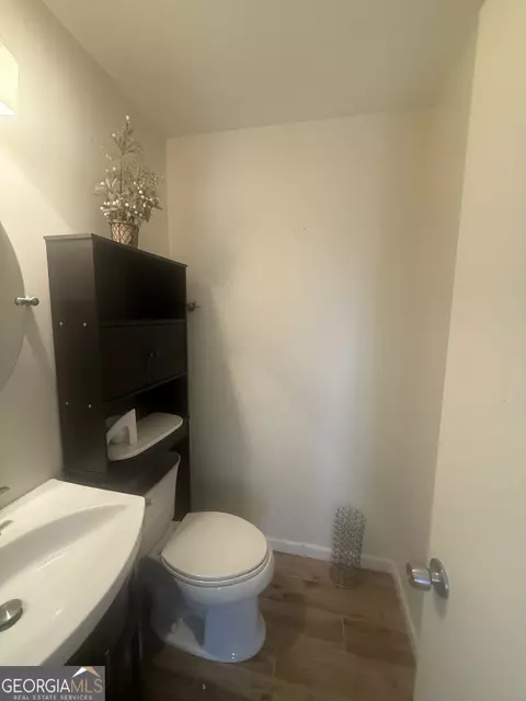 Bath - 245 W James Cir, Hampton, GA 30228 photo 1 of 2