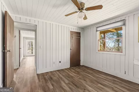 Bedroom - 452 E Sugarbush Dr, Dillard, GA 30537 photo 2 of 5