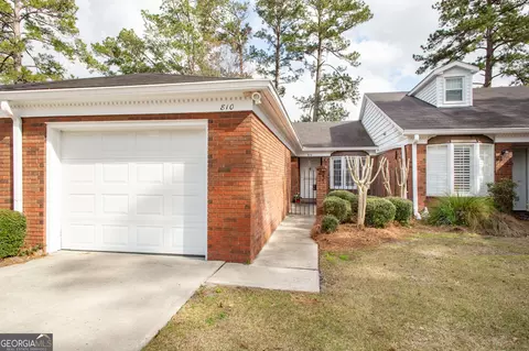 810 Saint Marys Dr, Waycross, GA 31501