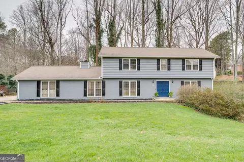 1290 Oakhaven Dr, Roswell, GA 30075