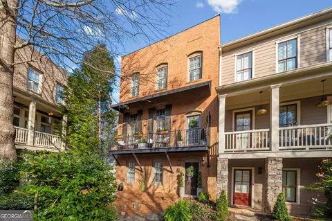 709 Hammond Dr, Woodstock, GA 30188