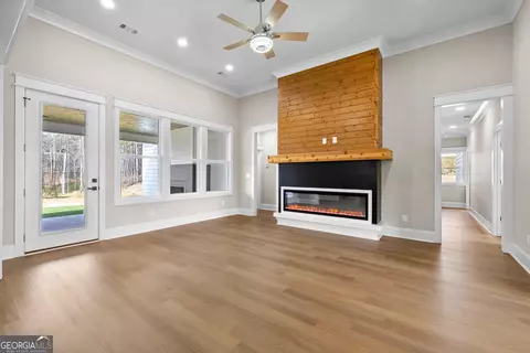 Living - 246 S Smith Rd, Lagrange, GA 30241 photo 1 of 10