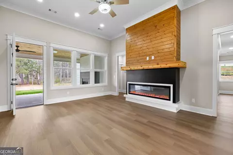 Living - 246 S Smith Rd, Lagrange, GA 30241 photo 10 of 10