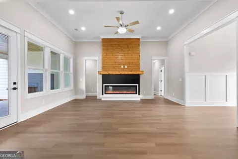 Living - 246 S Smith Rd, Lagrange, GA 30241 photo 2 of 10