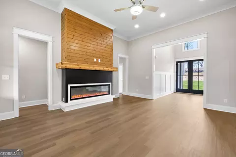 Living - 246 S Smith Rd, Lagrange, GA 30241 photo 4 of 10