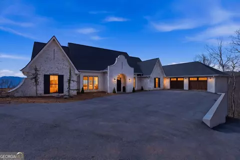 58 Buttons Ln, Dillard, GA 30537