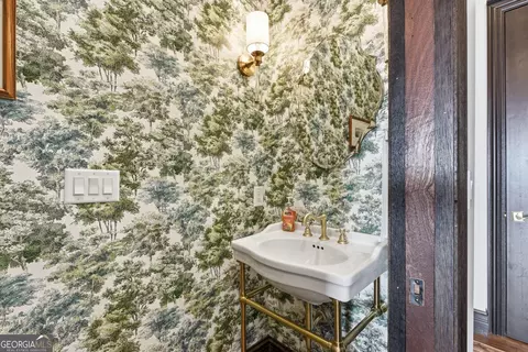 Bath - 58 Buttons Ln, Dillard, GA 30537 photo 6 of 10